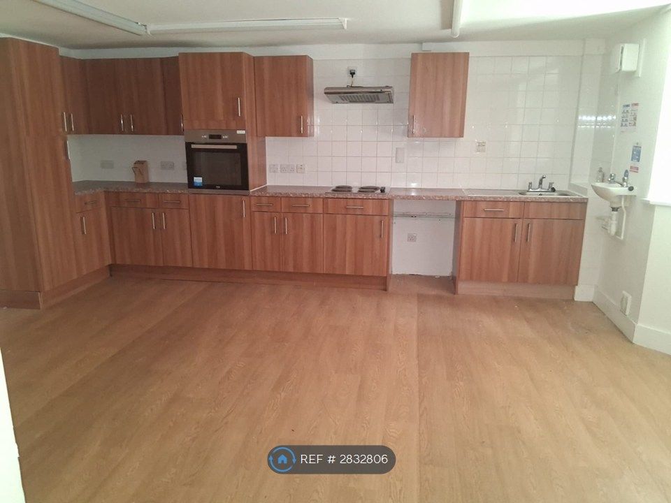 Property photo 1 of 7 Kitchen