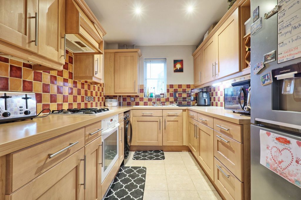 Property photo 2 of 16