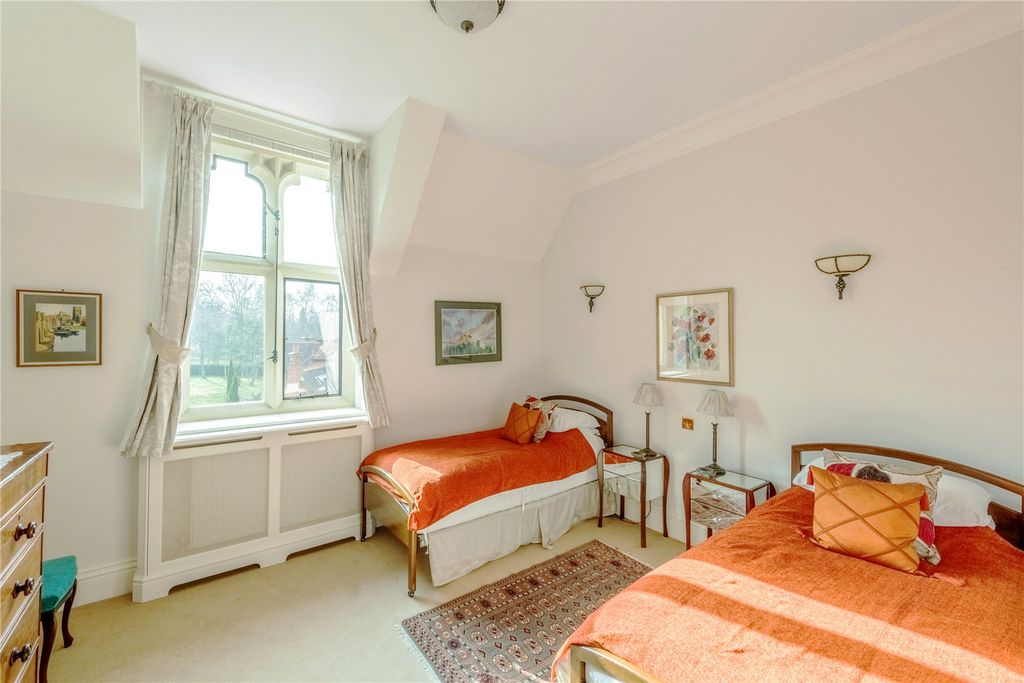 Additional image 10 of 3 bed flat for saleWolfs Row, Oxted, Surrey RH8