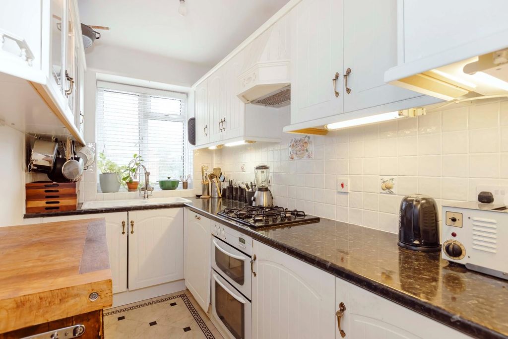 Property photo 3 of 11 Rutland.Jpg