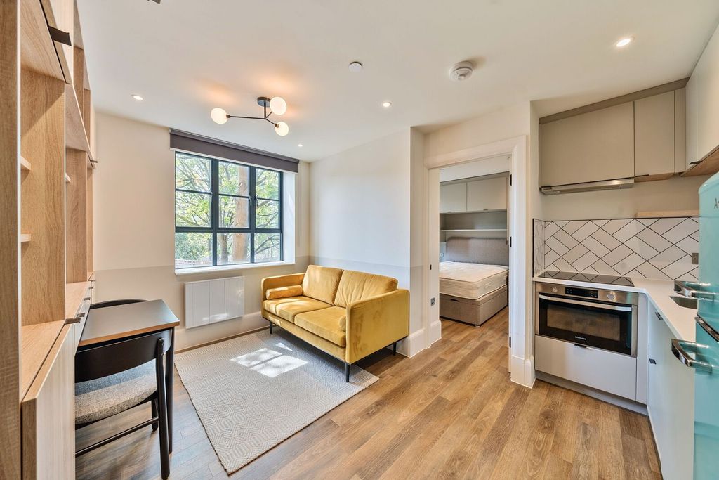 Property photo 1 of 24