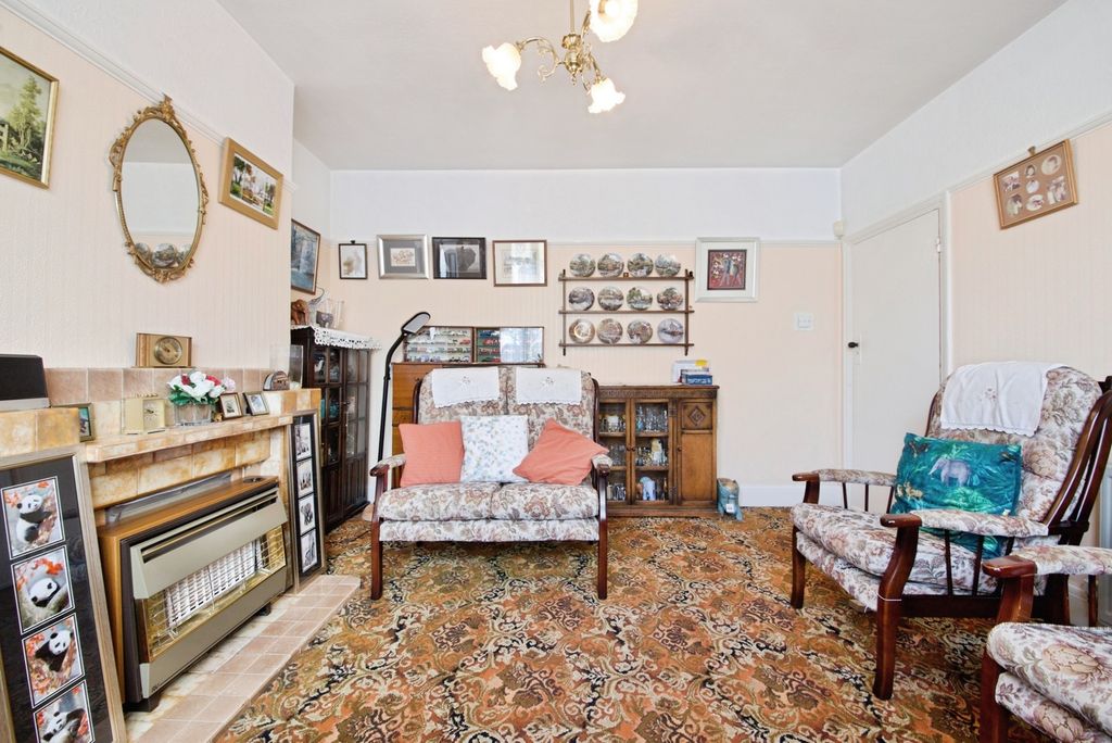 Property photo 3 of 17 Photo