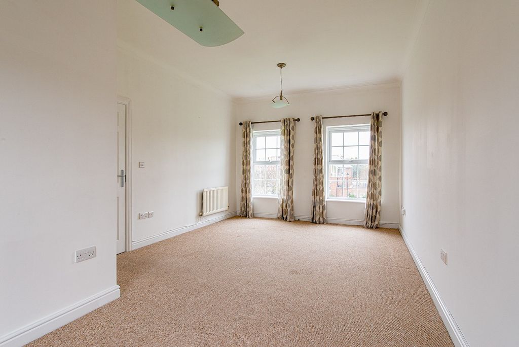 Property photo 3 of 12 4275662
