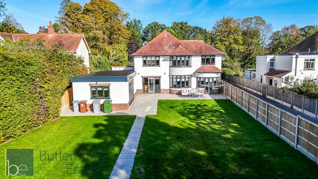 Property photo 1 of 47 Beacon Hill Road