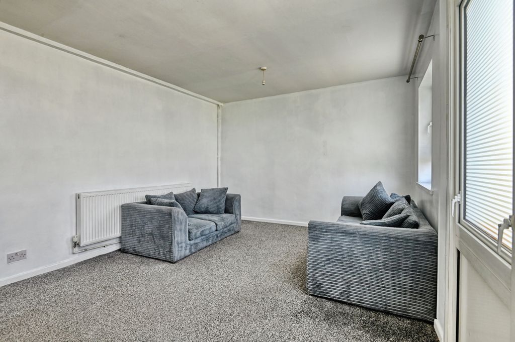 Property photo 3 of 15 Communal Lounge