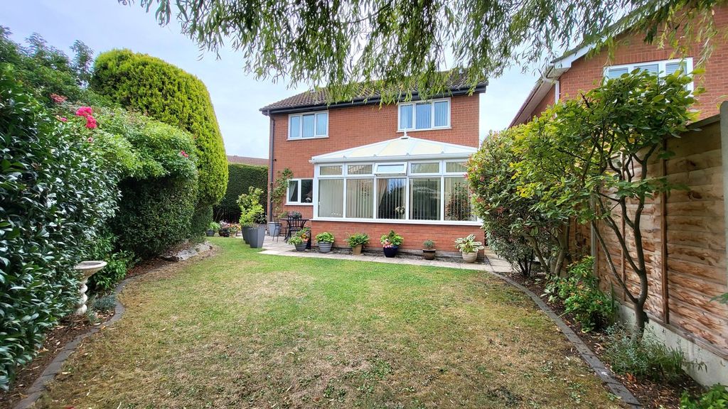 Property photo 2 of 27