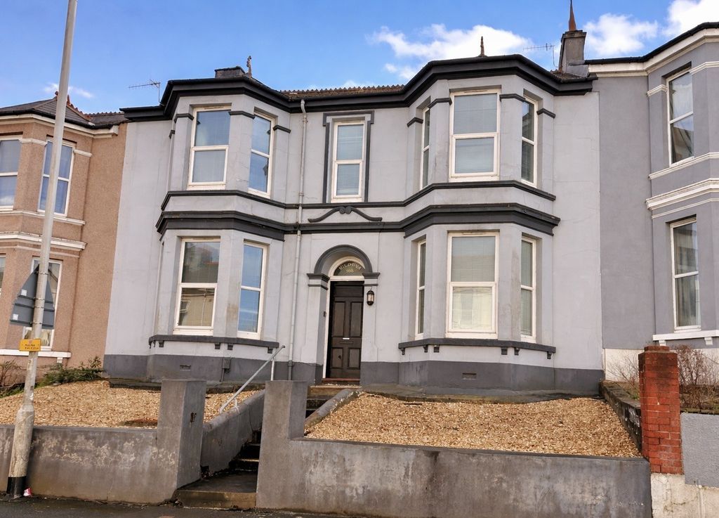 Property photo 1 of 15 Photo 17