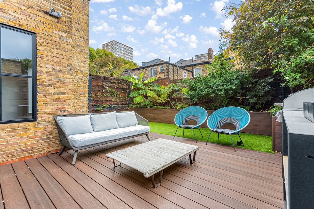 Property photo 3 of 17 Picture No. 15