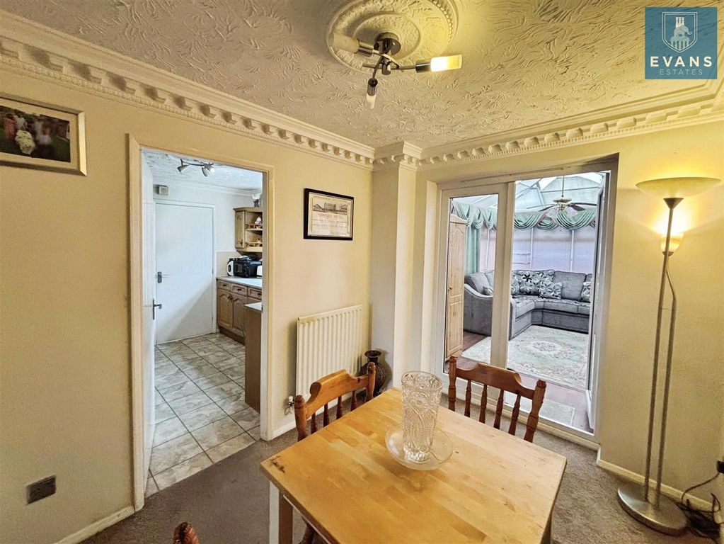 Property photo 3 of 22 Dining Room