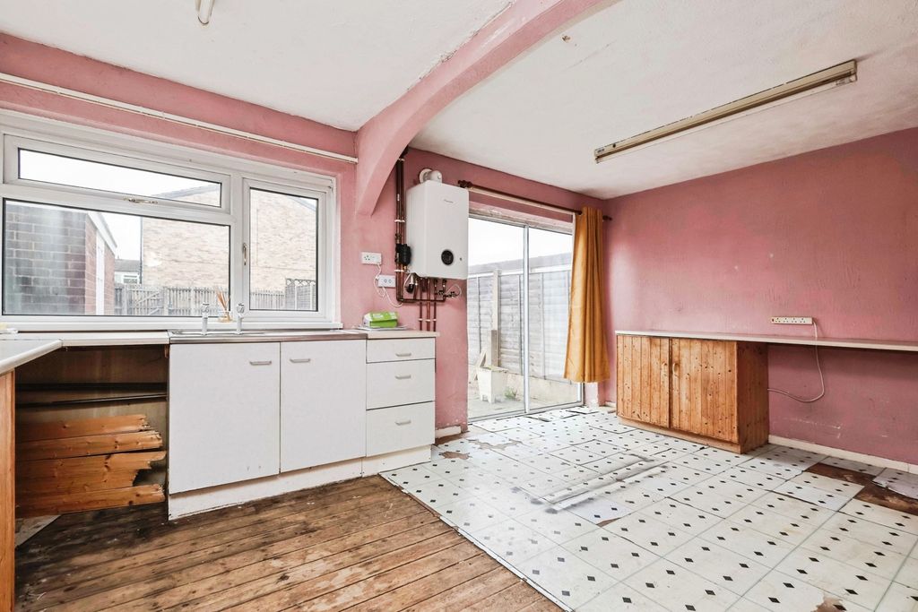 Property photo 3 of 17 Photo