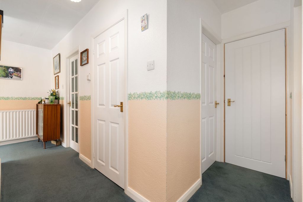 Property photo 3 of 26