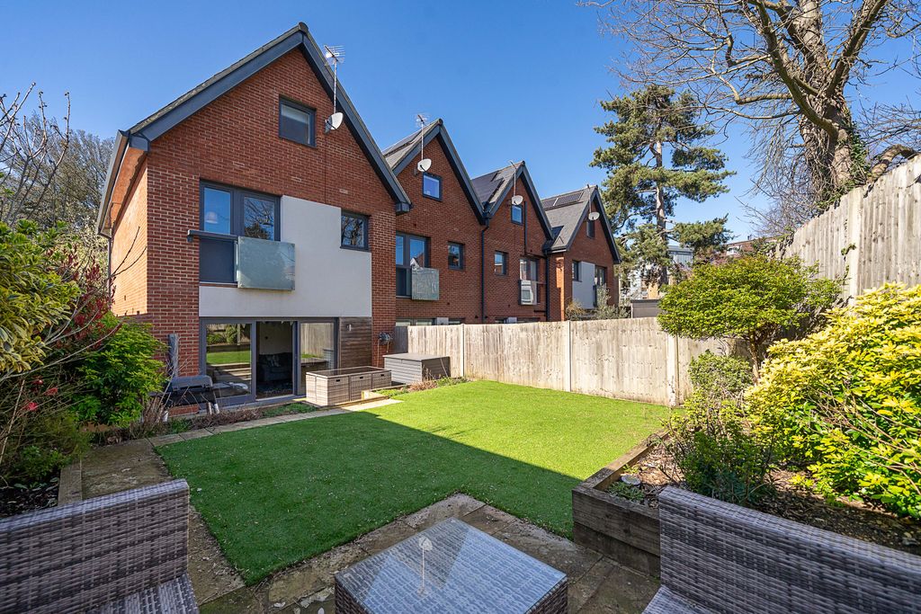 Property photo 3 of 14