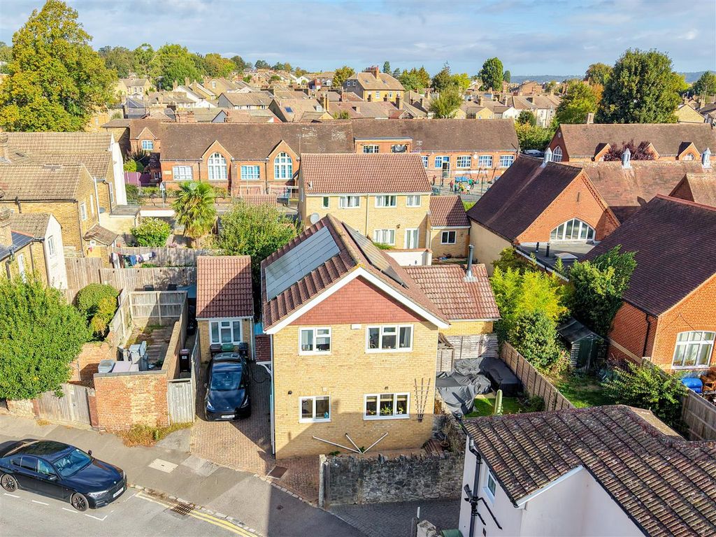 Property photo 1 of 25 Bower Lane, Maidstone1.Jpg