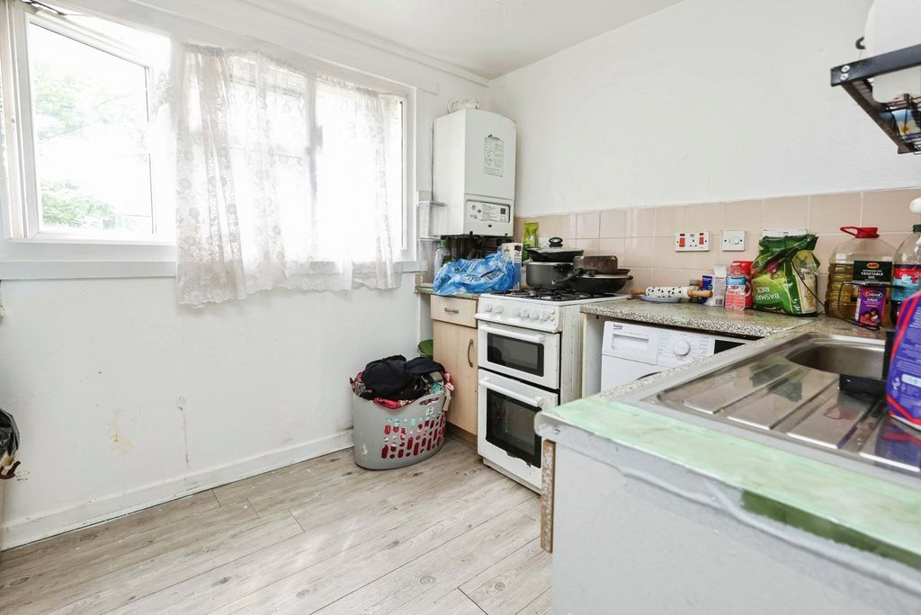 Property photo 3 of 9 Pbox-Img.Jpg