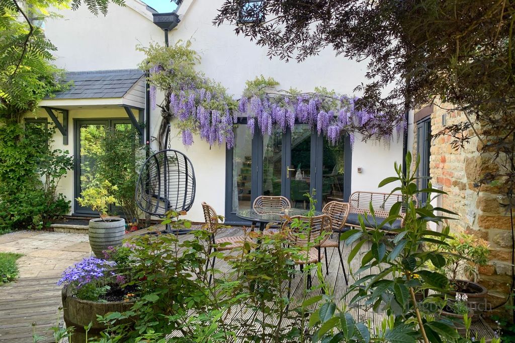 Property photo 1 of 50