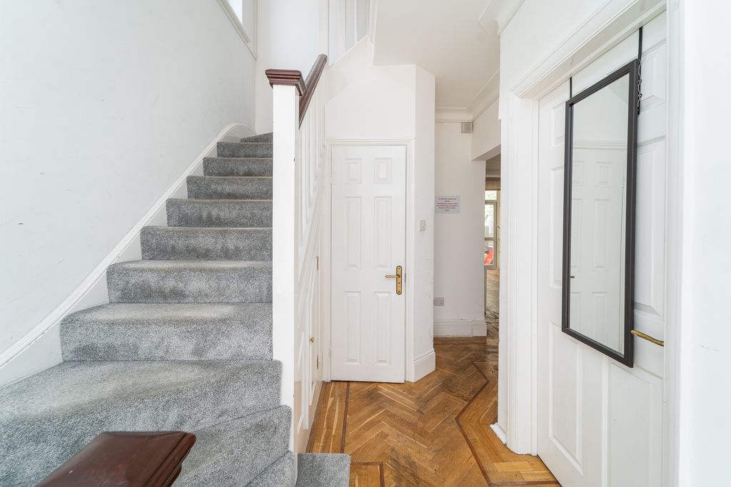 Property photo 2 of 15 Ndb08656-Edit