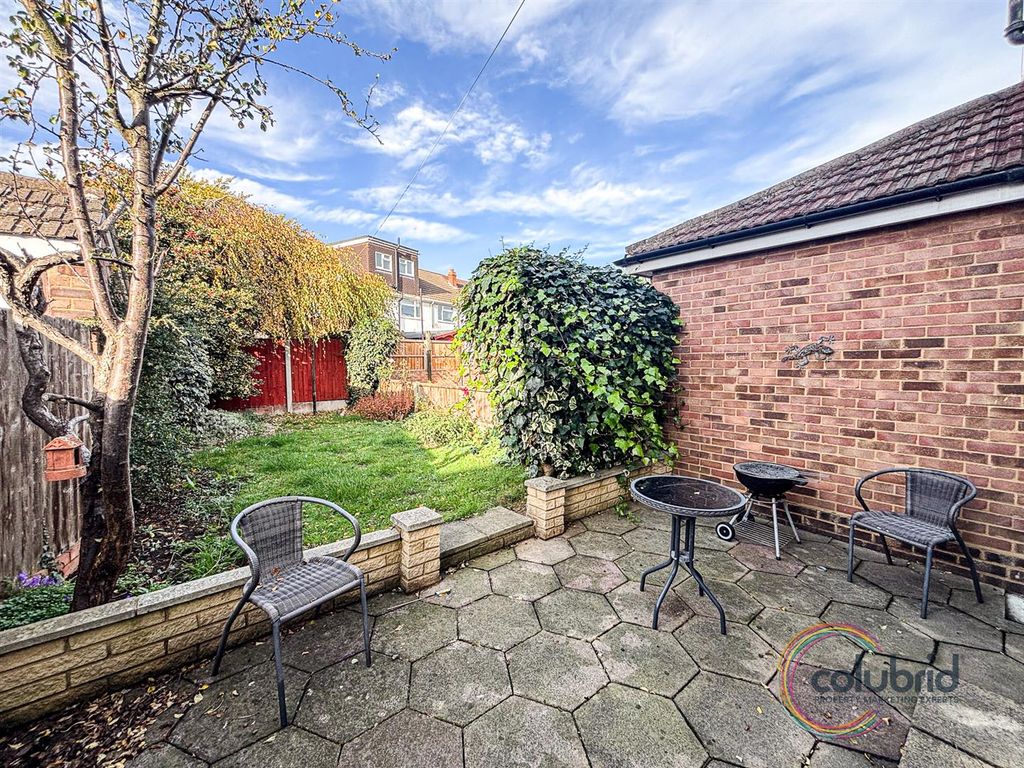 Property photo 2 of 20