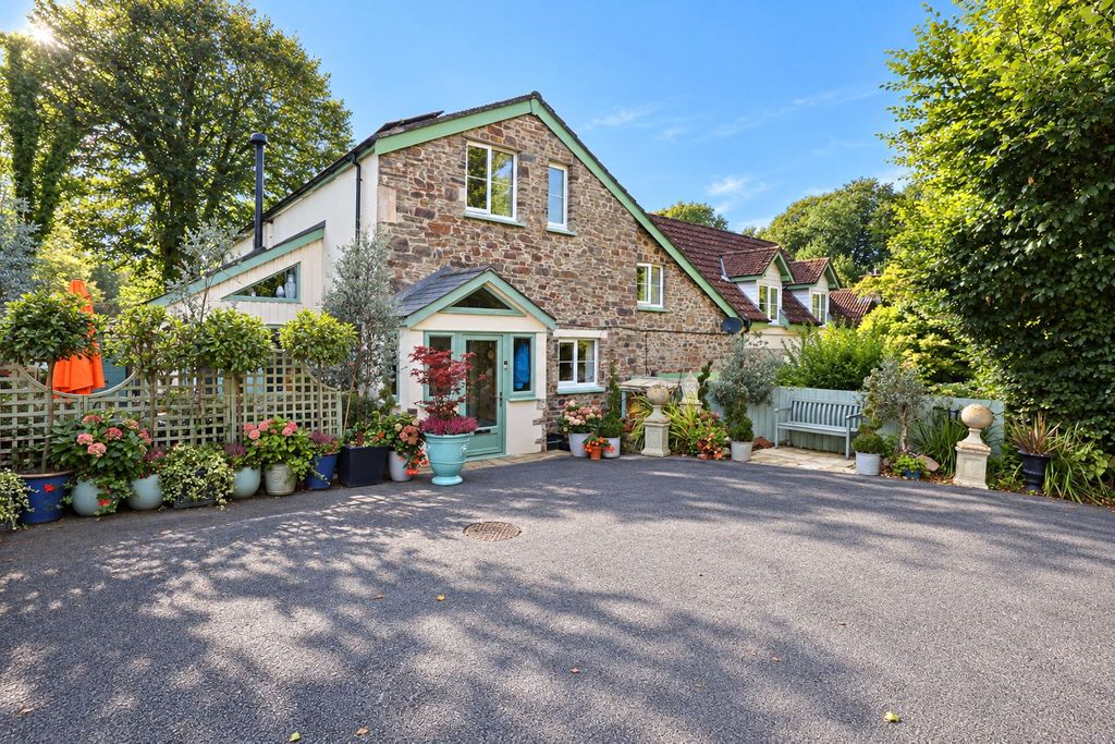 Property photo 1 of 18 Picture No. 93