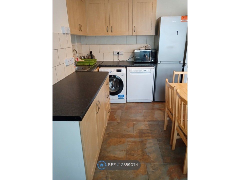 Property photo 2 of 12 Kitchen