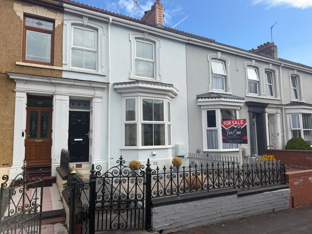 Property photo 1 of 32