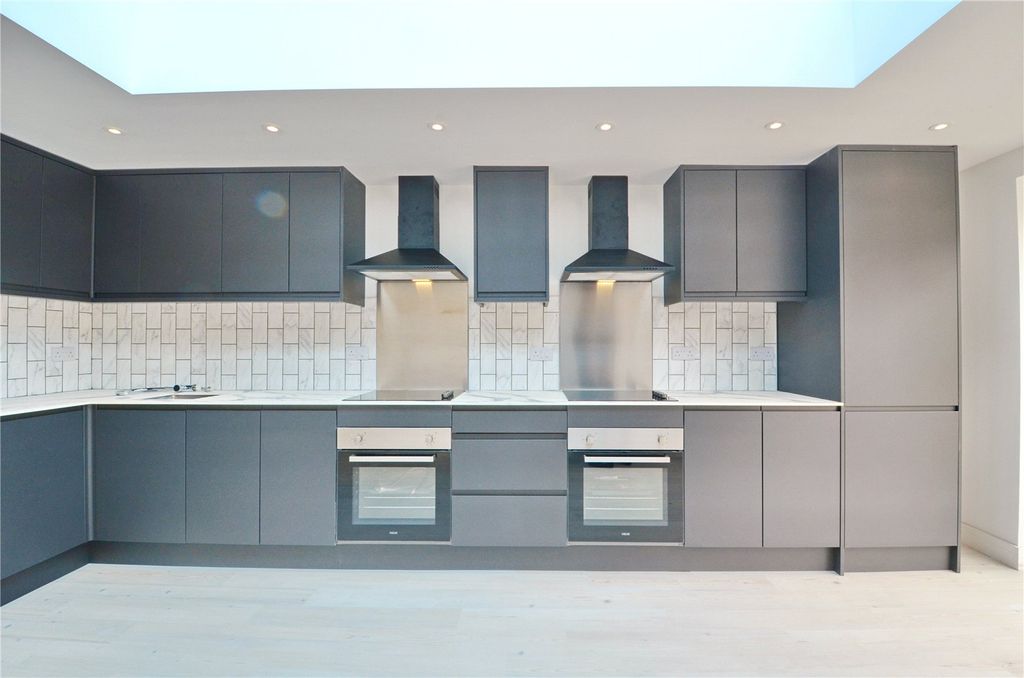 Property photo 2 of 16 Picture No. 06