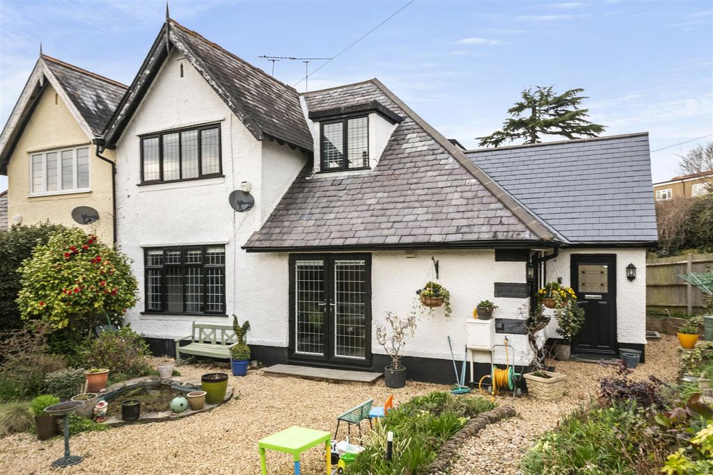 Property photo 1 of 17