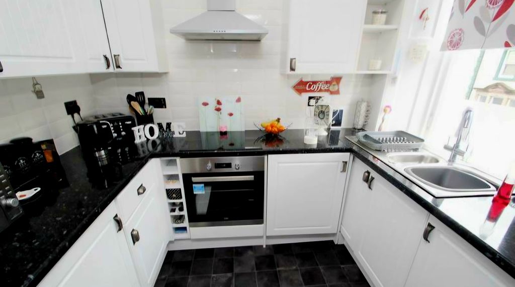 Property photo 3 of 6 3