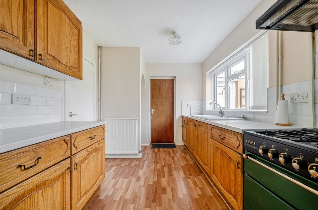 Property photo 3 of 20 1433995-3-69c137A...