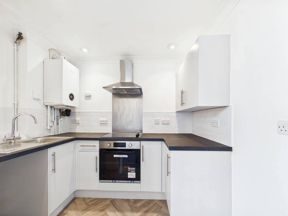 Property photo 3 of 10 Giraffe360-Still002