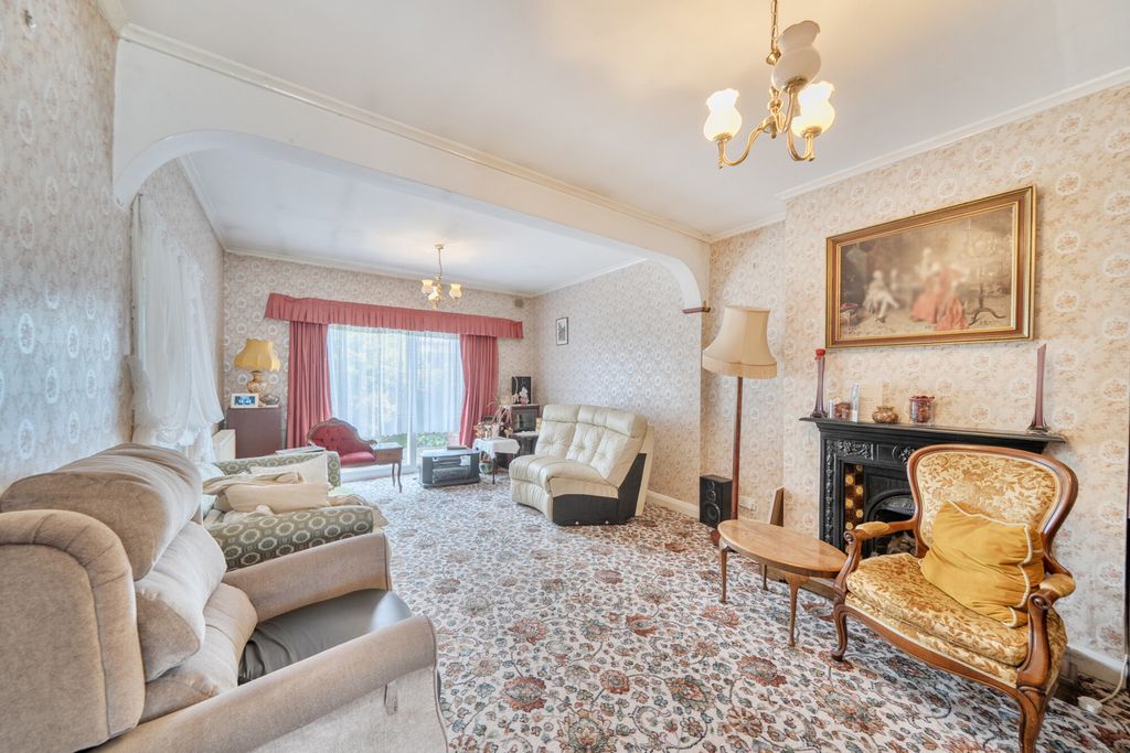 Property photo 2 of 21 1463416-10-6A074F...