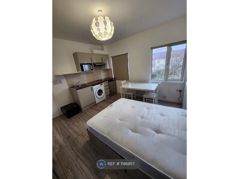 Property photo 1 of 3