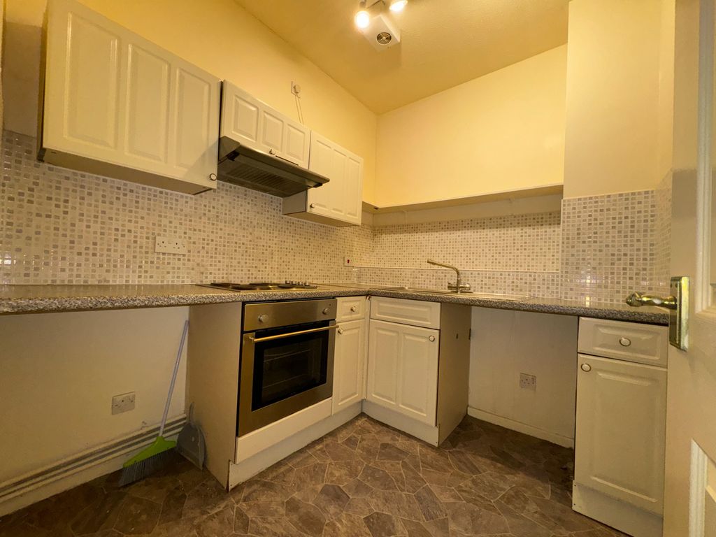 Property photo 2 of 16 Property