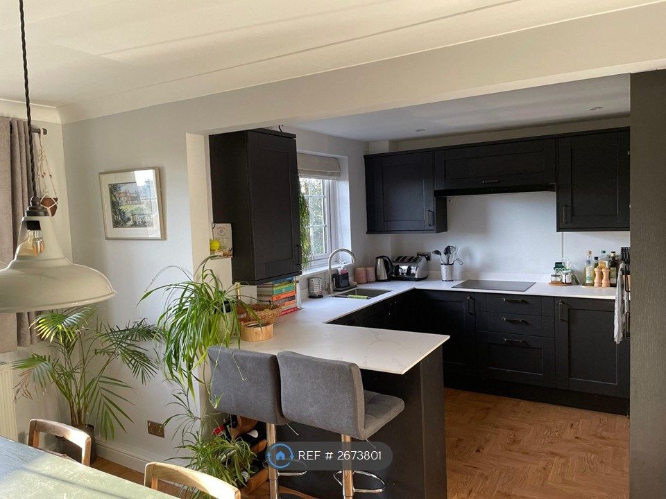 Property photo 3 of 14 Kitchen 3