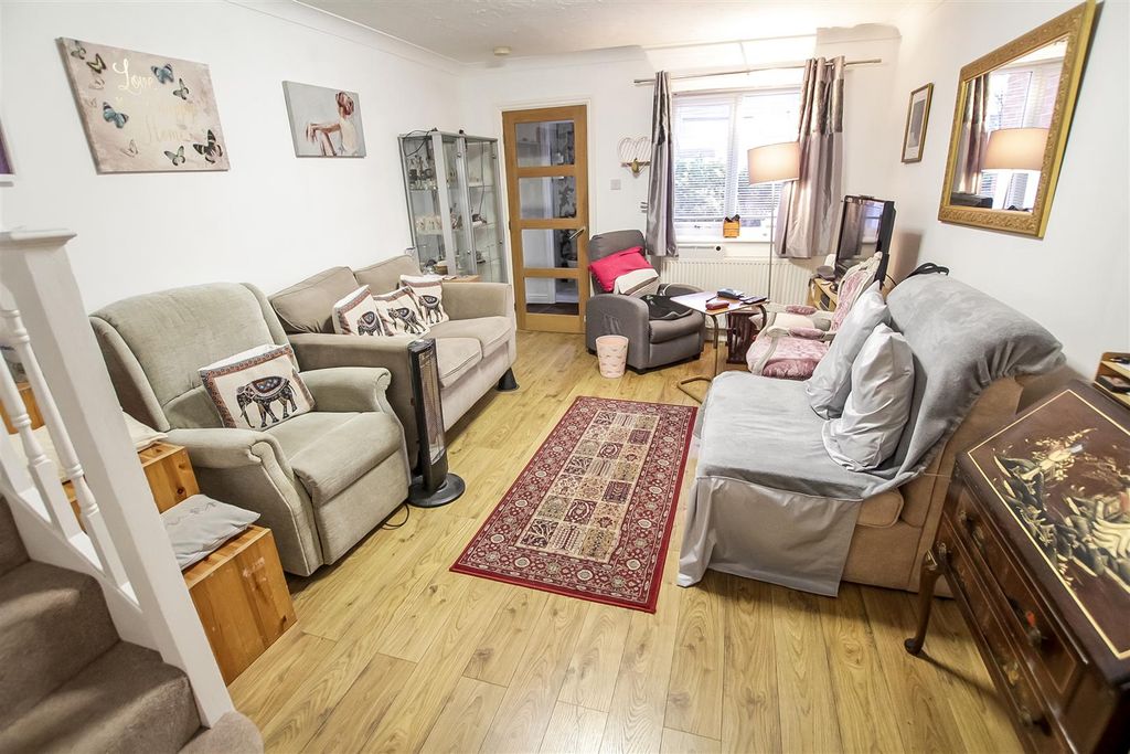 Property photo 3 of 15 Living Room