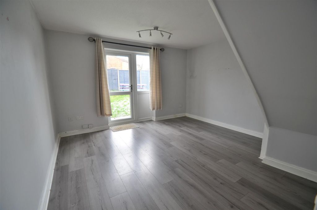 Property photo 2 of 10 HD Lounge.Jpg