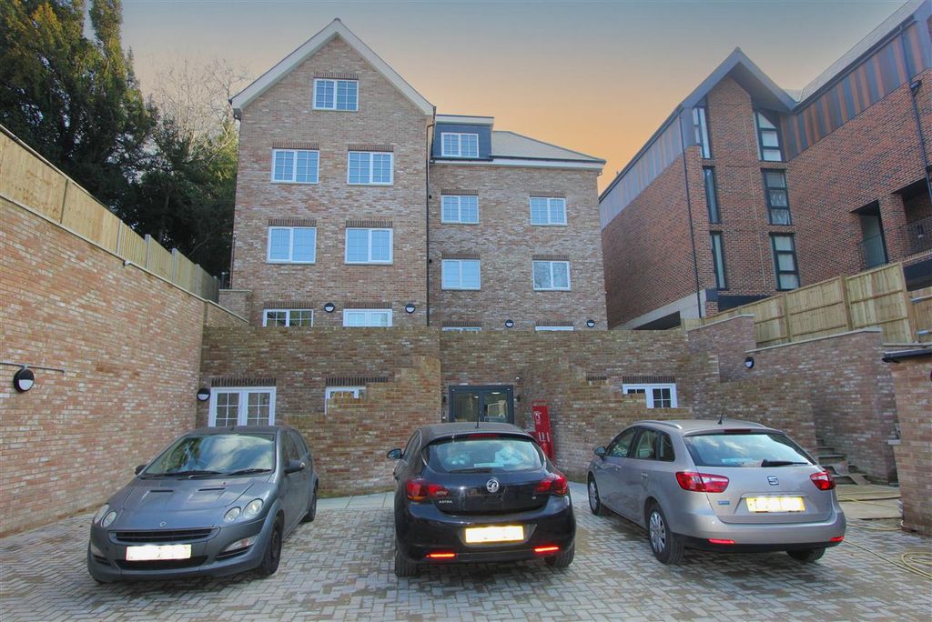 Property photo 2 of 9 Exterior