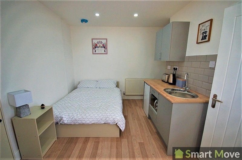 Property photo 3 of 5 Bedroom 1