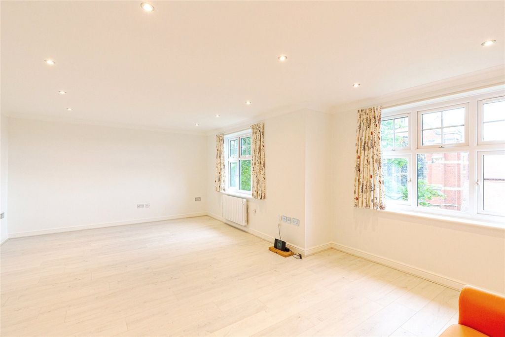 Property photo 3 of 21 Picture No. 20