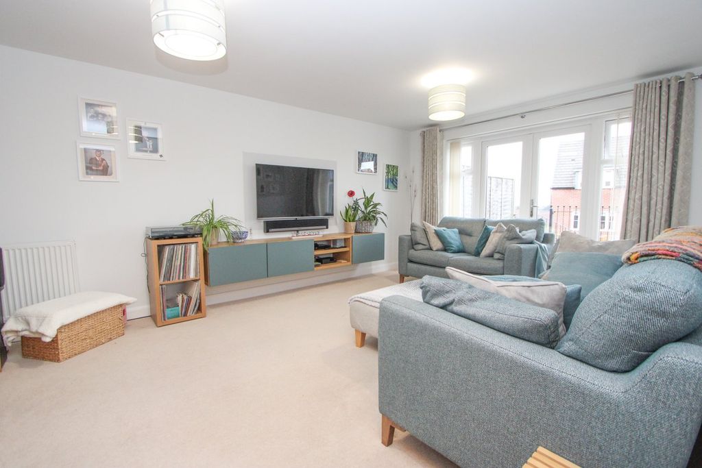 Property photo 3 of 35