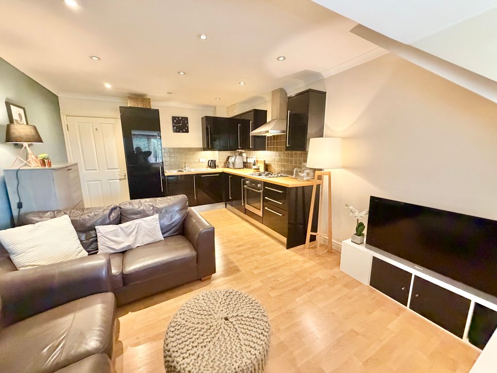 Property photo 3 of 8 Img_6885