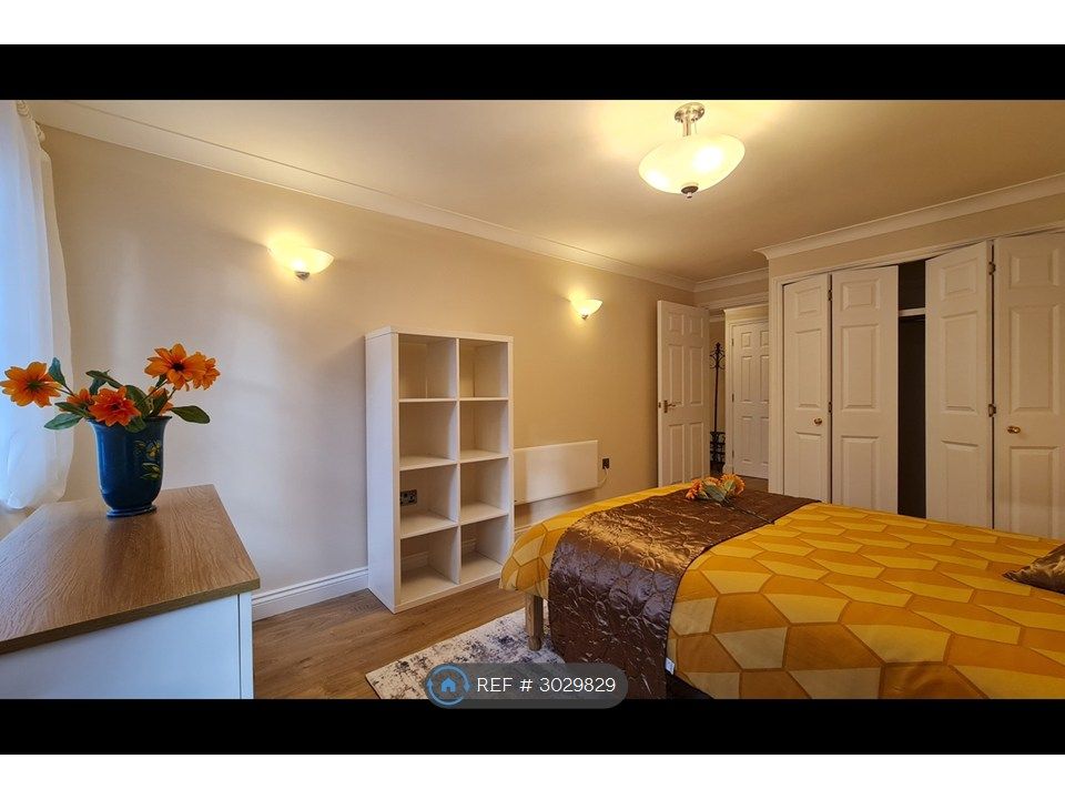 Property photo 2 of 12 Bedroom
