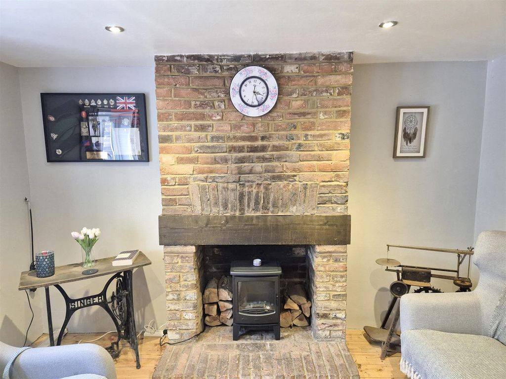 Property photo 3 of 17