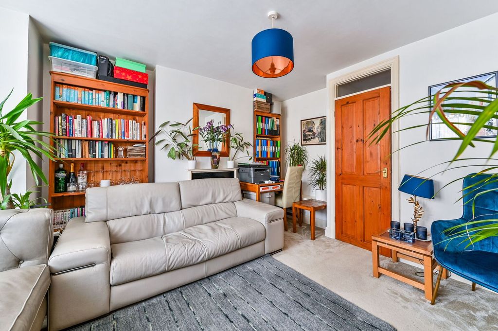 Property photo 1 of 8