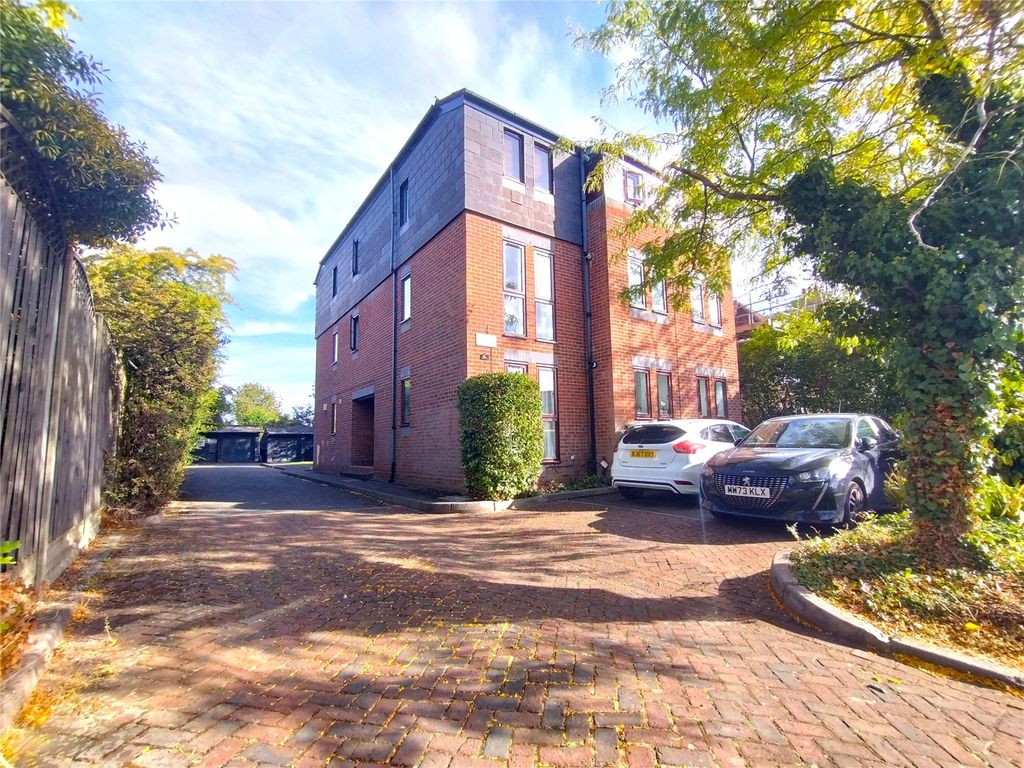 Property photo 1 of 10 Picture No. 02