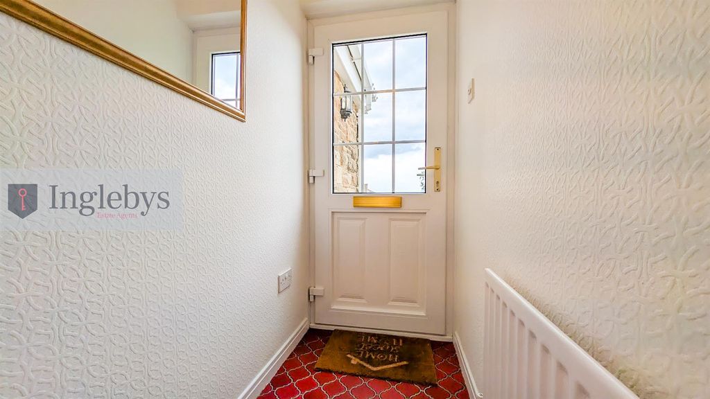 Property photo 3 of 40