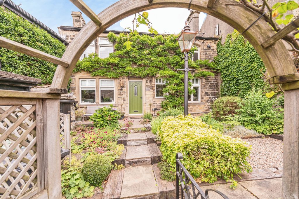 Property photo 1 of 22