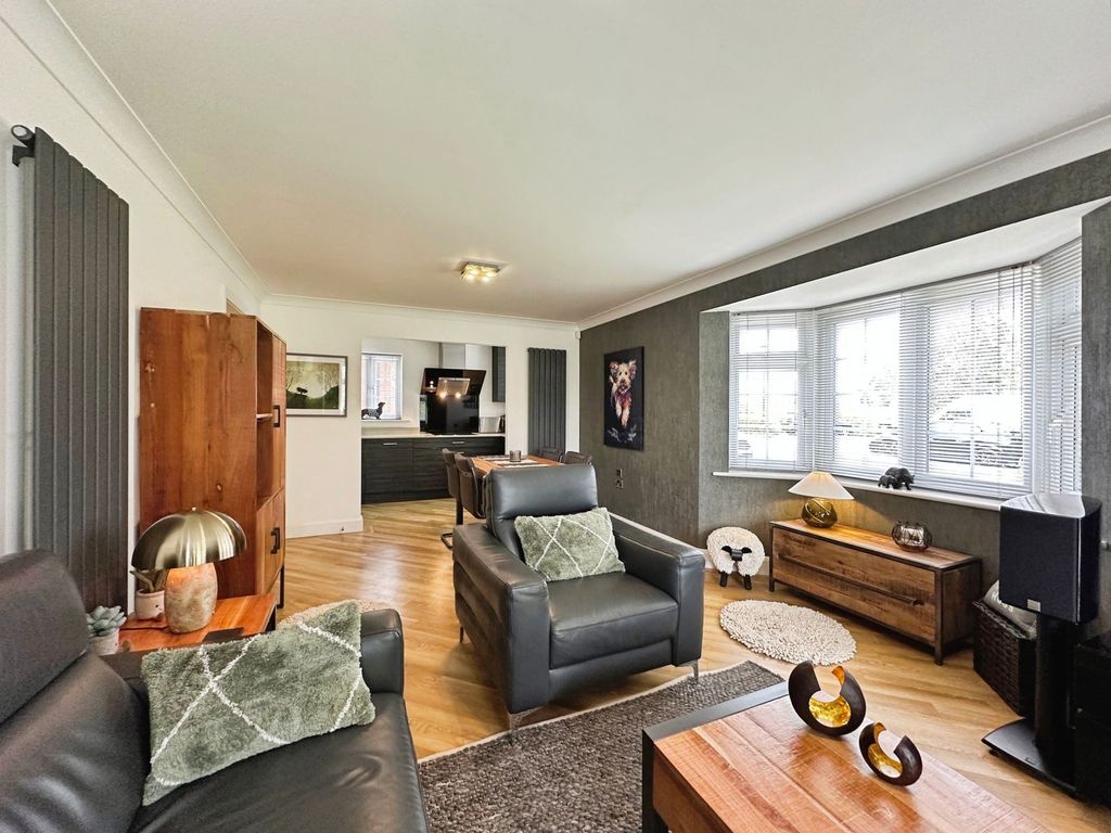 Property photo 3 of 42