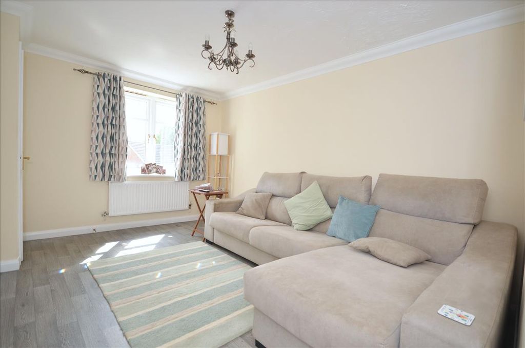Property photo 3 of 12