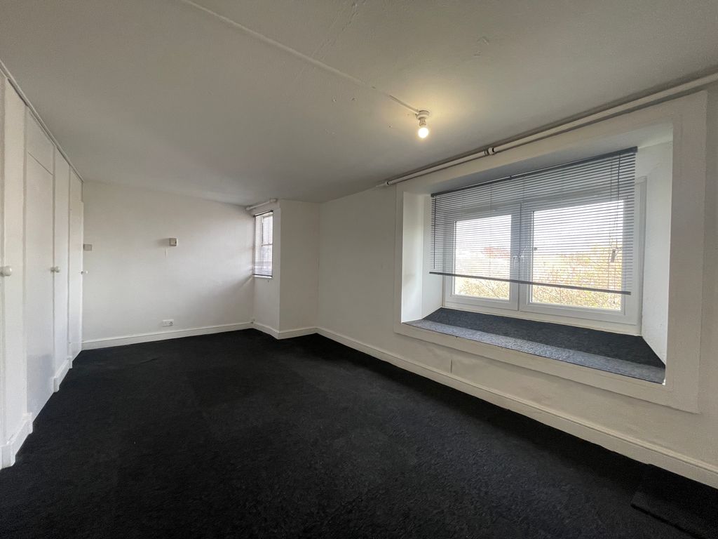 Property photo 3 of 3 Studio