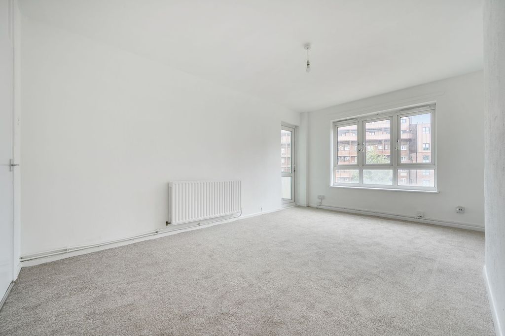 Property photo 2 of 23